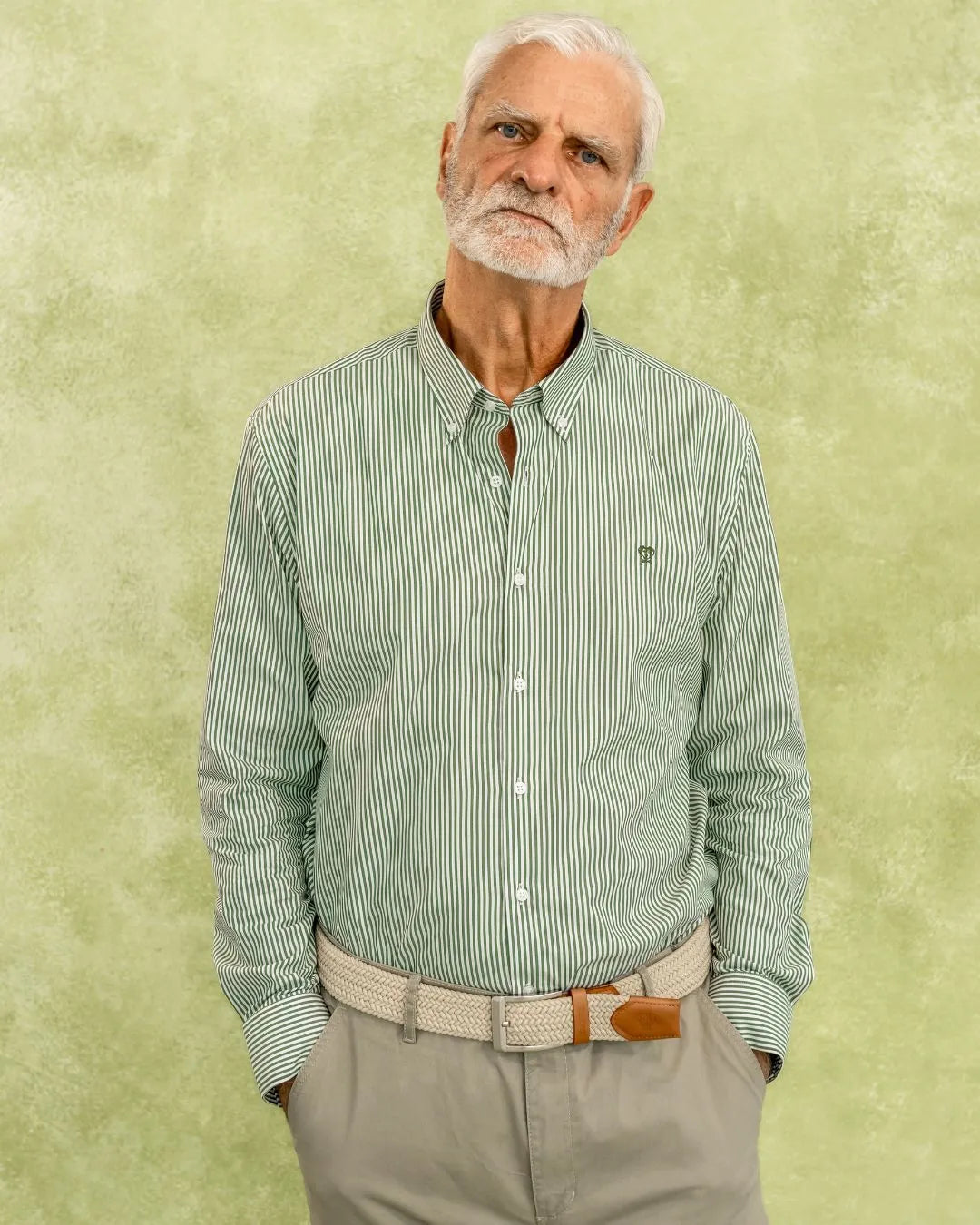 camisa antimanchas popelina rayas verde tela algodón popelina rayas color verde claro pagar hombre tallaje regular marca DANTE  foto modelo
