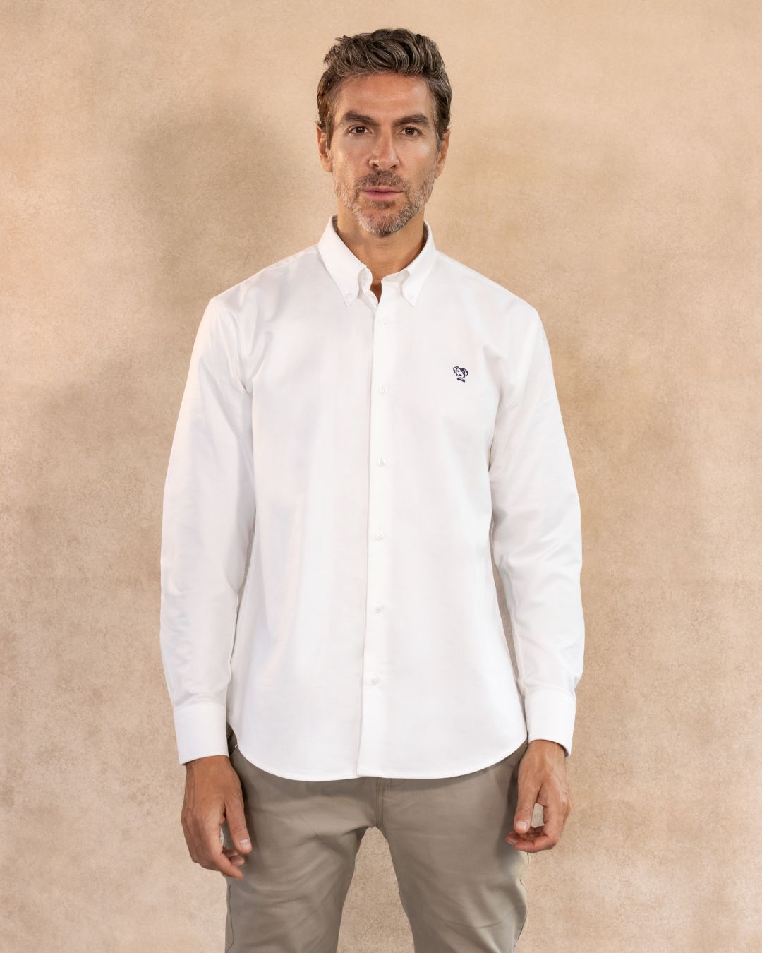 White Stain-Resistant Oxford Shirt with Dark Blue Logo - Regular Fit